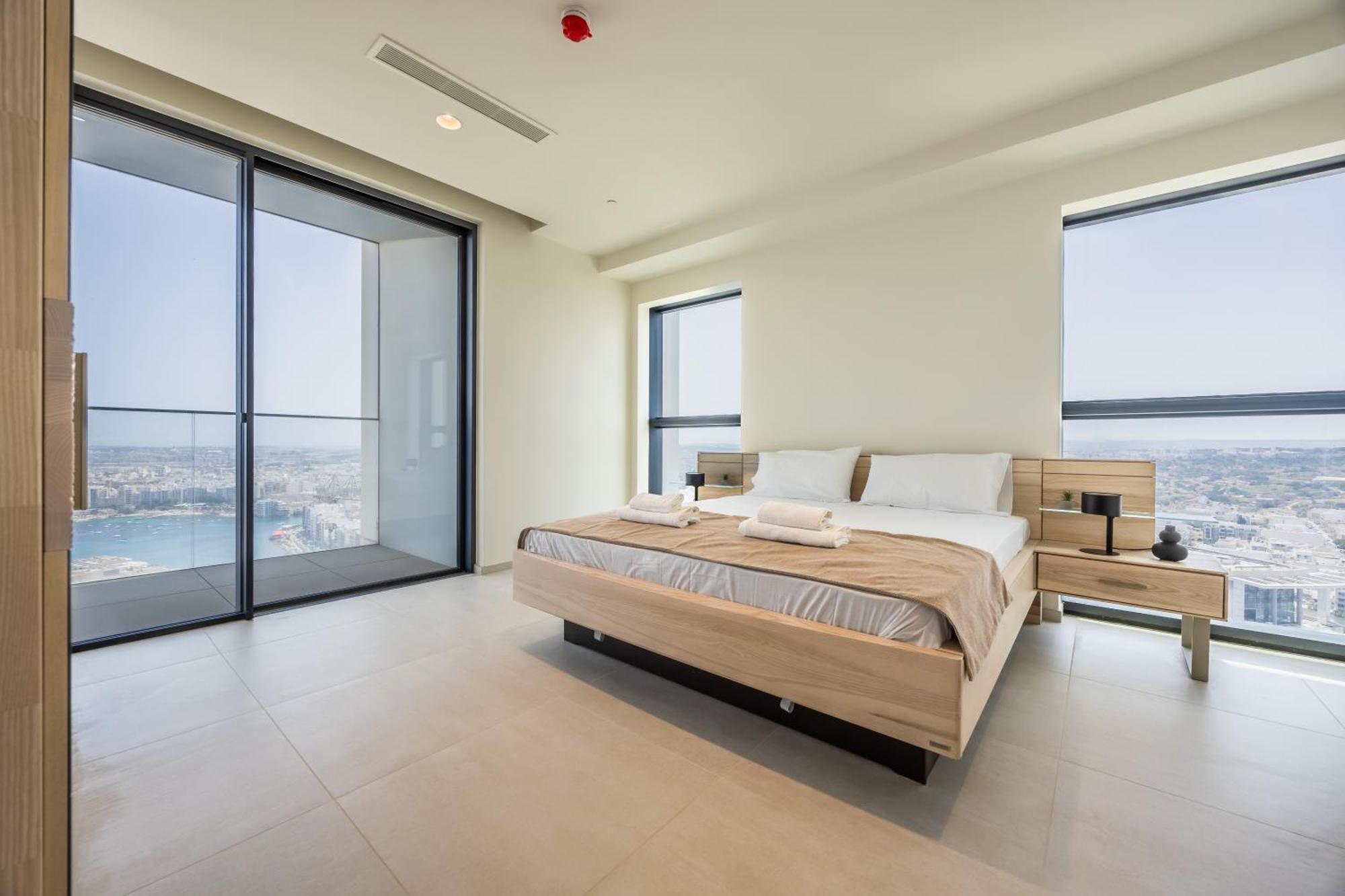 Ferienwohnung Skyline Serenity On The 25Th Floor In Mercury Tower San Ġiljan Exterior foto